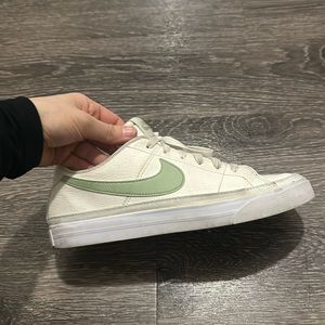 Nike Green Women 7.5 Shoes